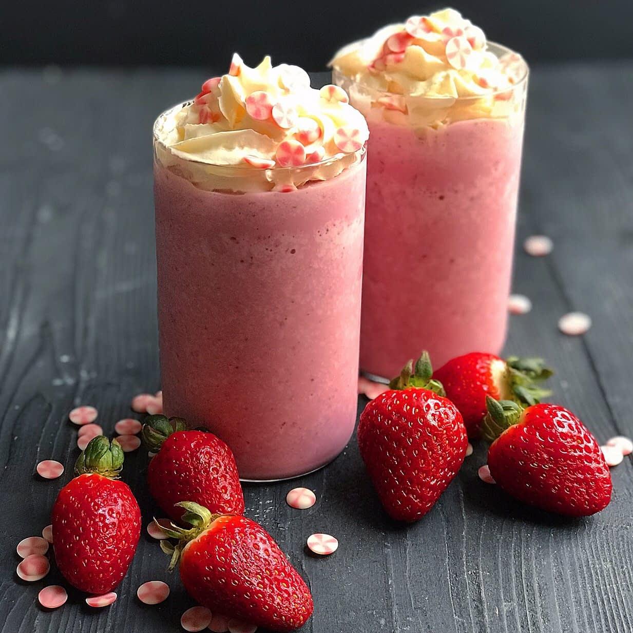 شیک توت‌فرنگی