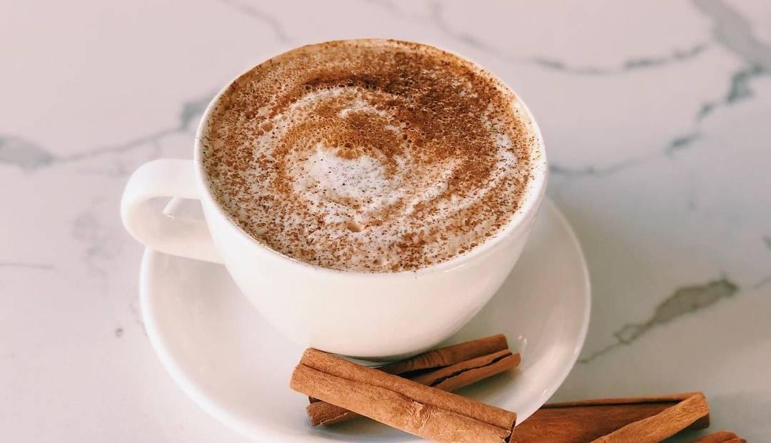 آیس لاته دارچین