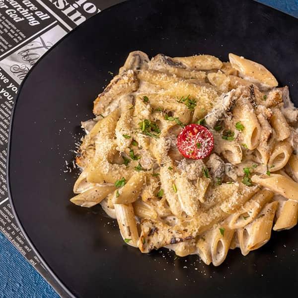 پاستا چیکن آلفردو