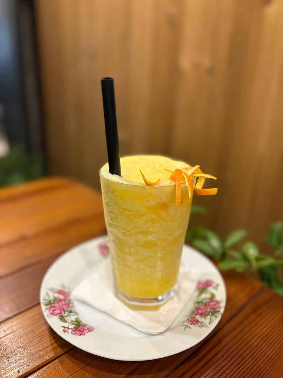 آب پرتغال طبیعی